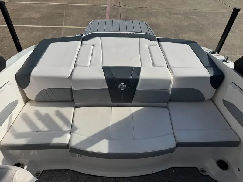 Slide: The Image of Chaparral 21 Surf 2021 - 12