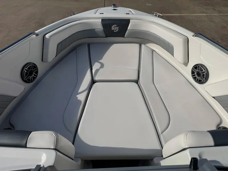Slide: The Image of Chaparral 21 Surf 2021 - 14