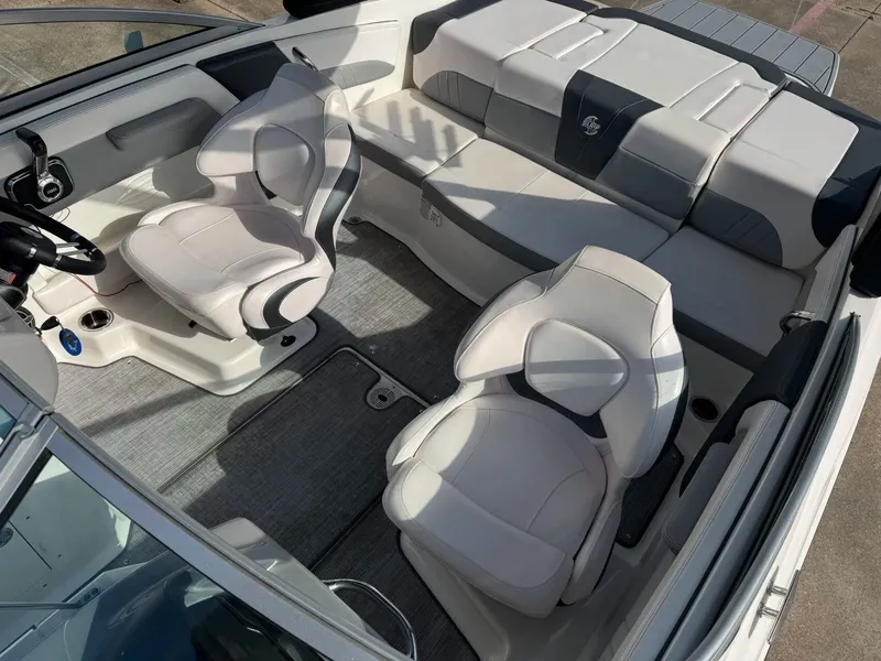 Slide: The Image of Chaparral 21 Surf 2021 - 16