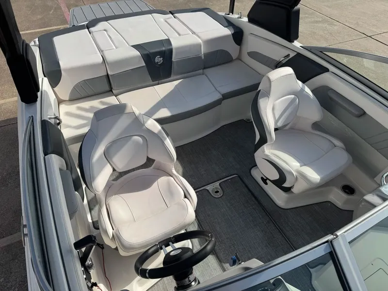 Slide: The Image of Chaparral 21 Surf 2021 - 17