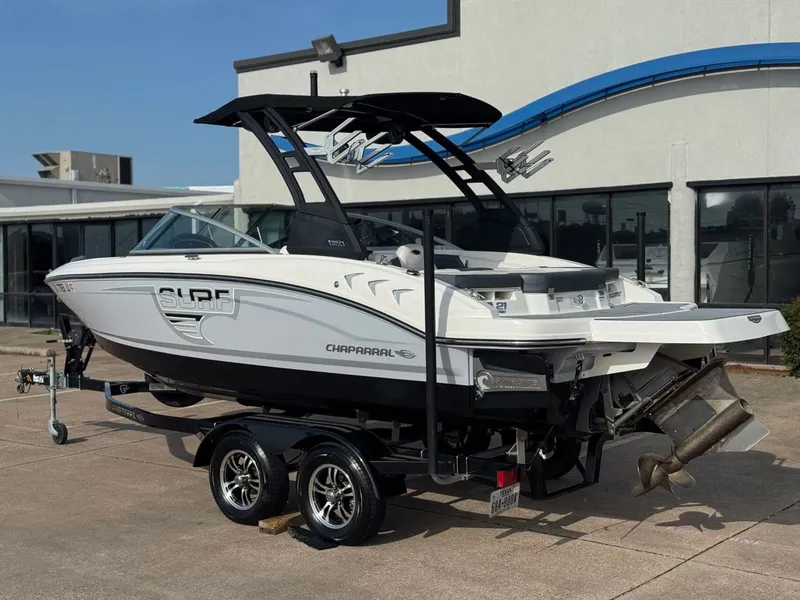 Slide: The Image of Chaparral 21 Surf 2021 - 3