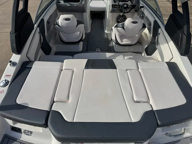 Slide: The Image of Chaparral 21 Surf 2021 - 8