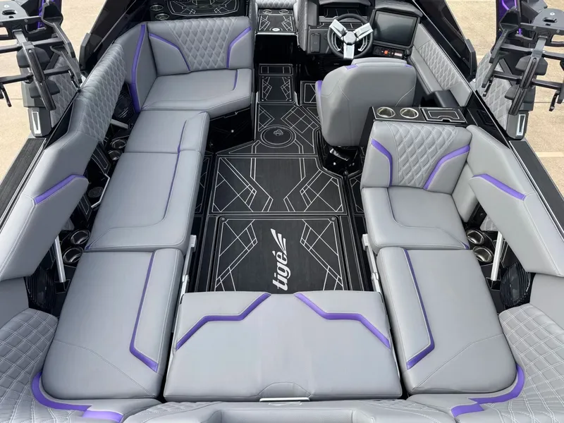 Slide: The Image of Tigé 24RZX 2024 - 10