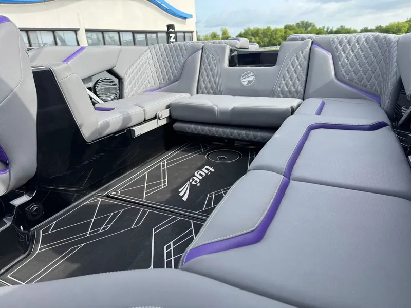 Slide: The Image of Tigé 24RZX 2024 - 15