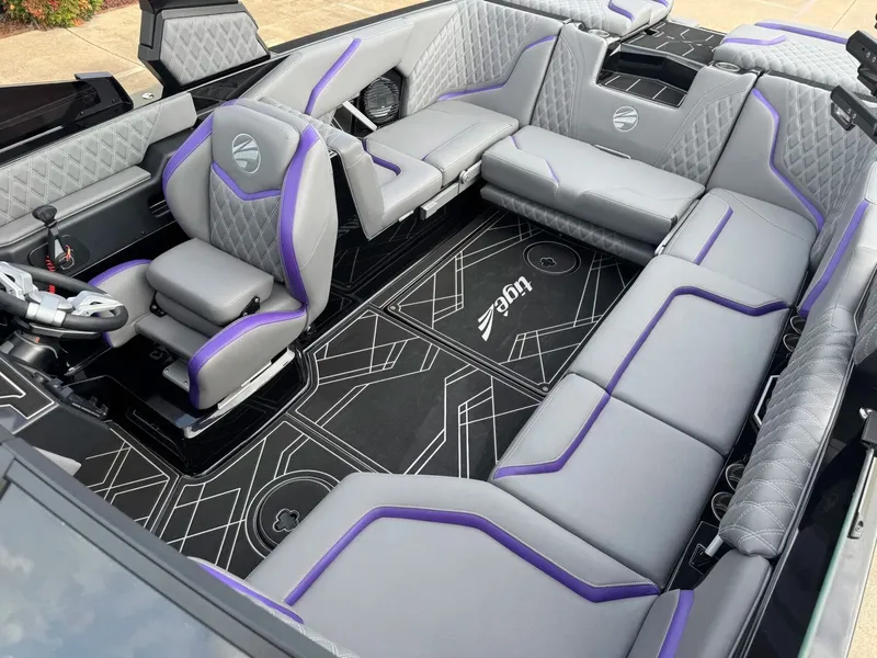 Slide: The Image of Tigé 24RZX 2024 - 21