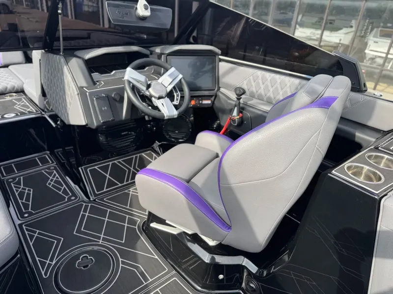 Slide: The Image of Tigé 24RZX 2024 - 23