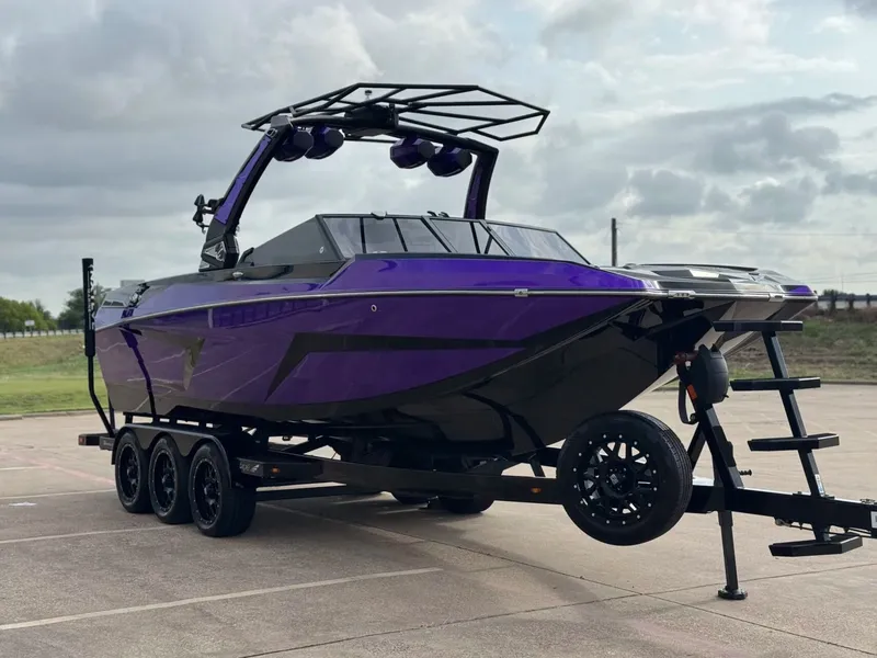 Slide: The Image of Tigé 24RZX 2024 - 6