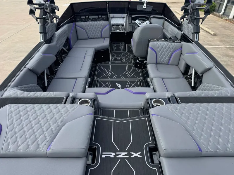 Slide: The Image of Tigé 24RZX 2024 - 9