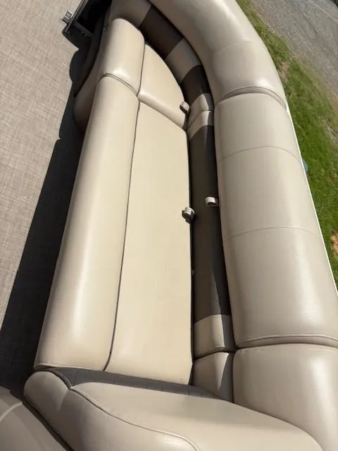 Slide: The Image of 2022 Sun Tracker Party Barge 22 XP3 beige seating, outdoor view. - 9