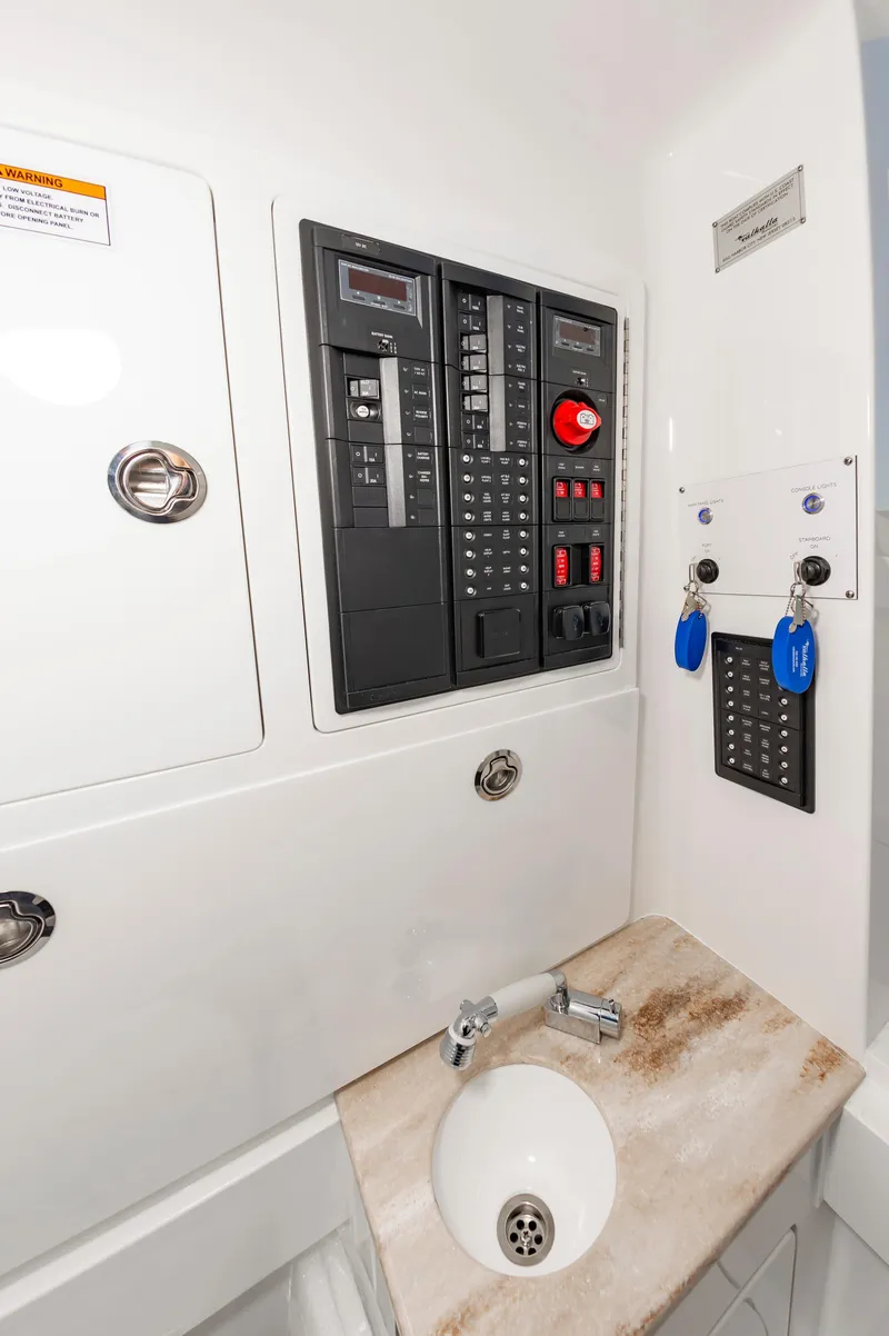 Slide: The Image of Valhalla Boatworks V-33 2024 - 41