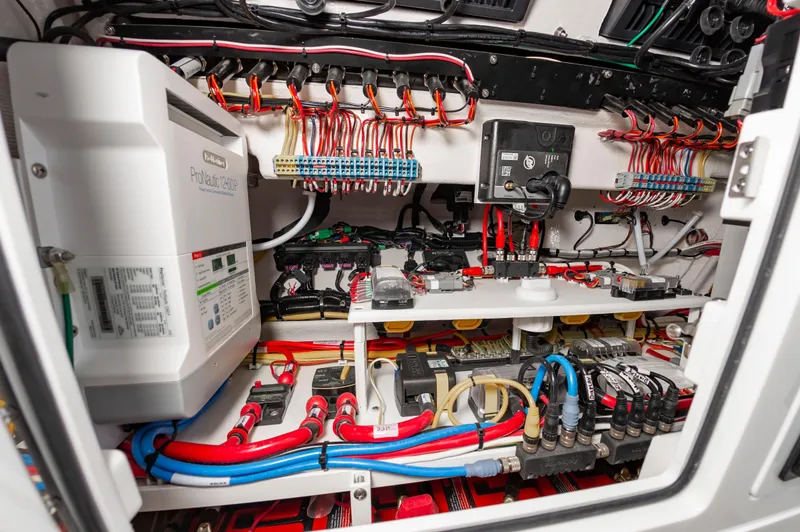 Slide: The Image of Valhalla Boatworks V-33 2024 - 44