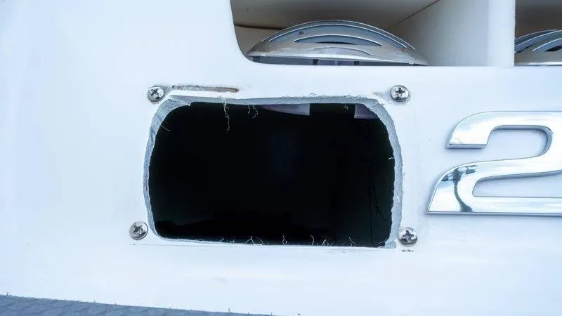 Slide: The Image of Chaparral 21 H20 2019 - 21