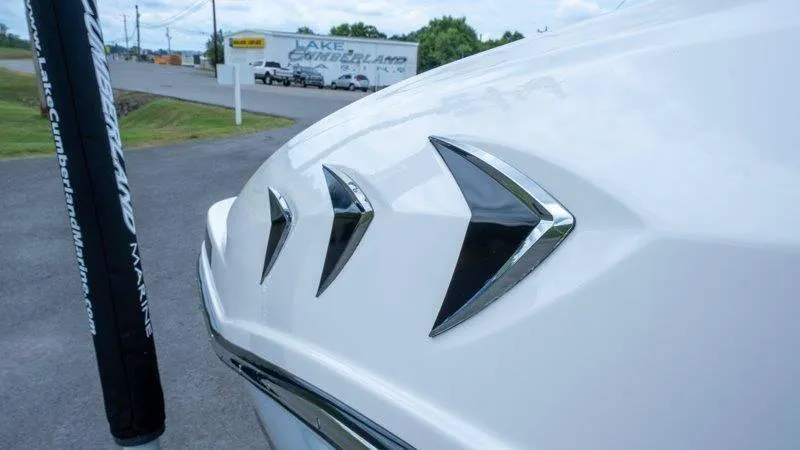 Slide: The Image of Chaparral 21 H20 2019 - 25