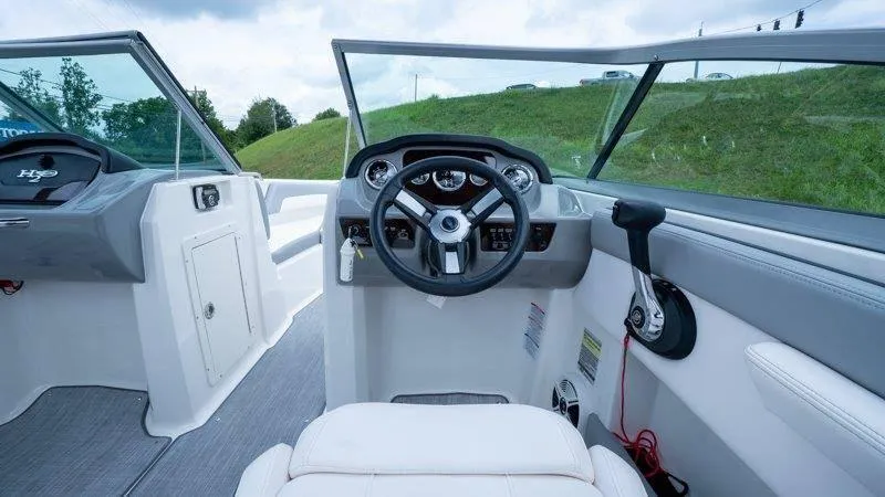 Slide: The Image of Chaparral 21 H20 2019 - 34