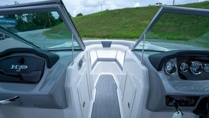 Slide: The Image of Chaparral 21 H20 2019 - 44