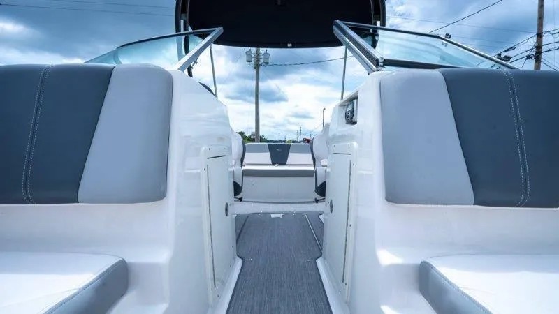 Slide: The Image of Chaparral 21 H20 2019 - 52