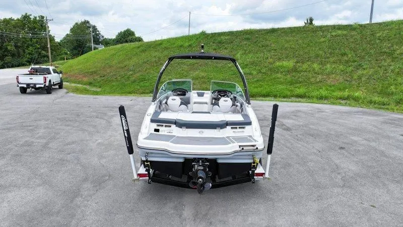 Slide: The Image of Chaparral 21 H20 2019 - 6