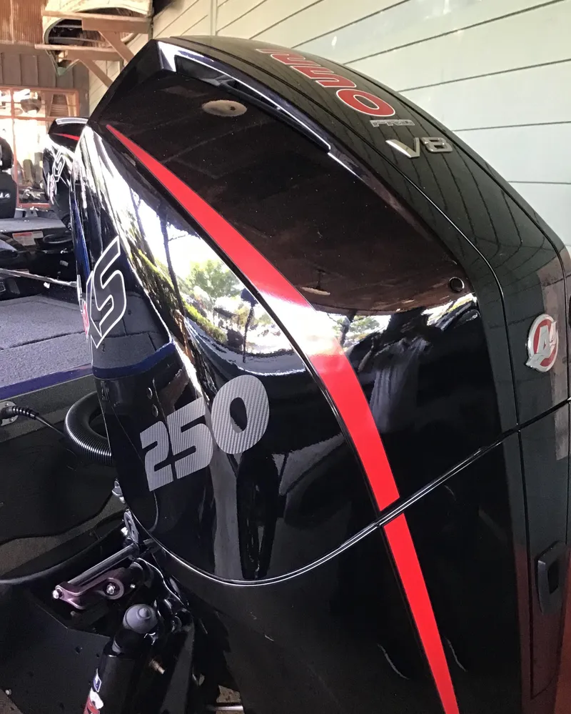 Slide: The Image of 2024 Ranger Z521R boat with a powerful 250 HP outboard motor. - 3