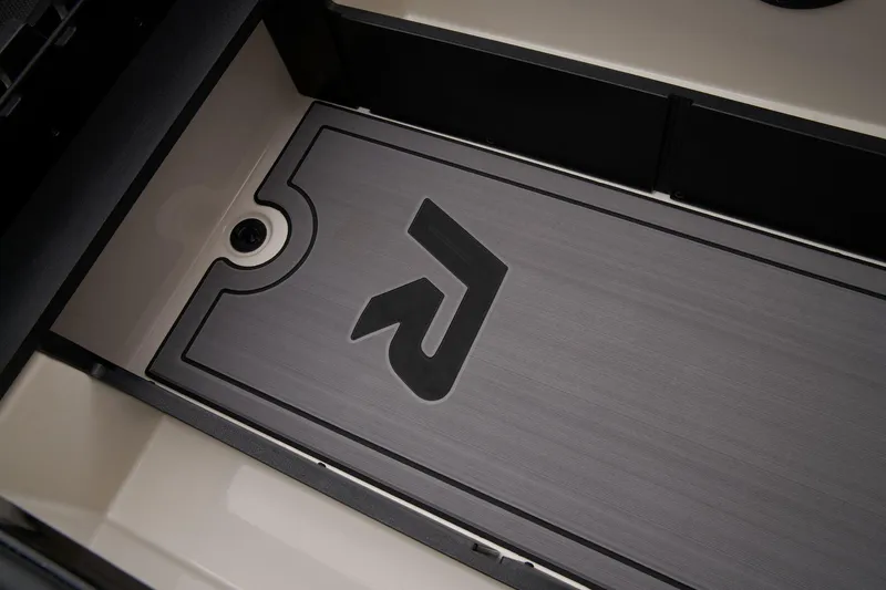 Slide: The Image of Ranger Z521R Cup-Equipped 2024 - 28