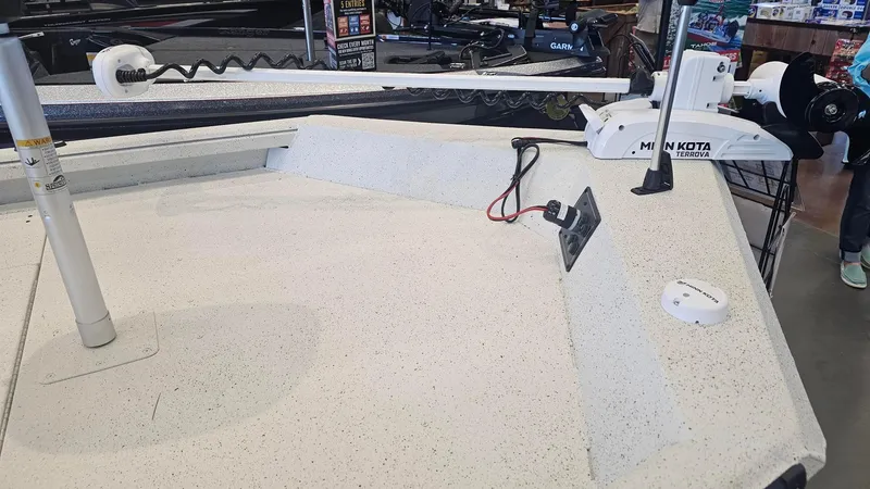 Slide: The Image of 2025 Ranger RB190 boat deck with Minn Kota Terrova trolling motor. - 14