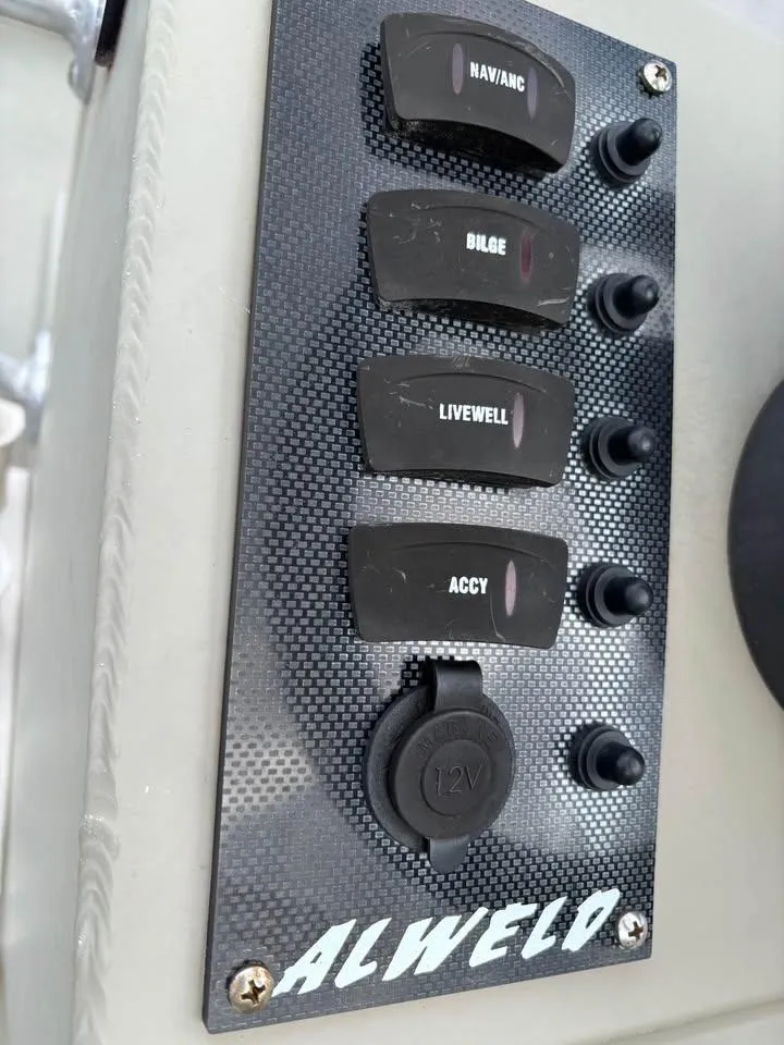 Slide: The Image of Alweld 1752VV Vee Bottom 2019 - 8