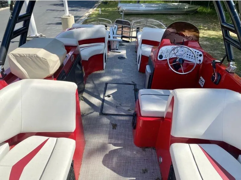 Slide: The Image of Caravelle Razor 238 2019 - 2