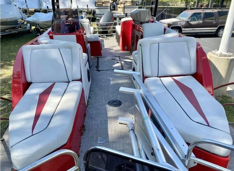 Slide: The Image of Caravelle Razor 238 2019 - 5