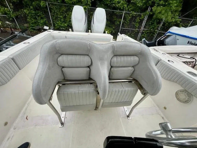 Slide: The Image of 2006 Hydra-Sports Vector 2900 CC boat interior with dual cushioned seats. - 33