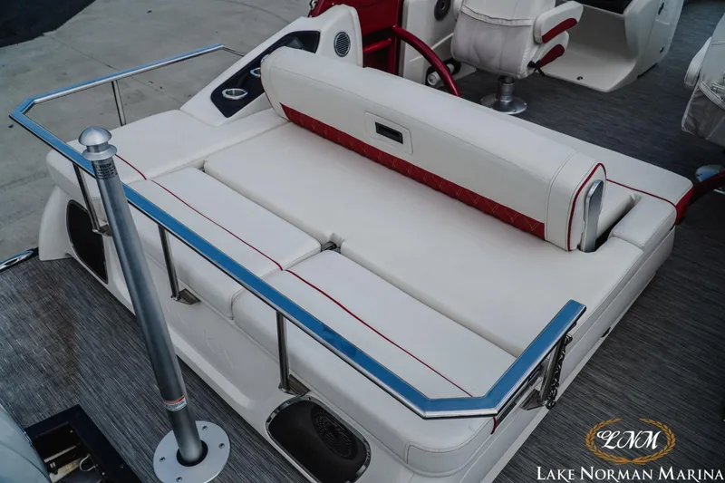 Slide: The Image of Bennington 28QXSBWA 2020 - 6