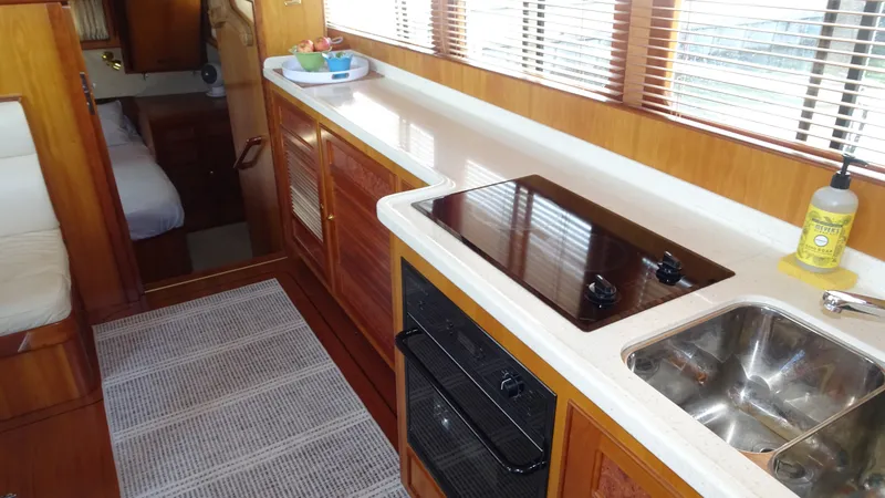 Slide: The Image of President 42' Performance Trawler 2004 - 25