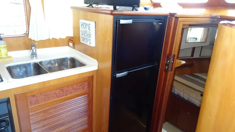 Slide: The Image of President 42' Performance Trawler 2004 - 28