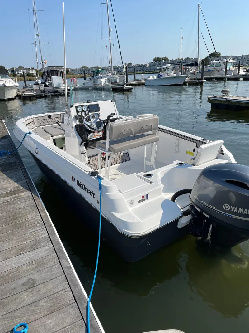 Slide: The Image of Wellcraft 182 Fishmaster 2020 - 6