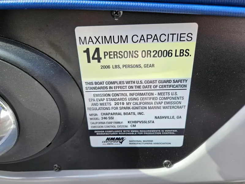 Slide: The Image of Capacity label on 2019 Chaparral 246 SSi boat, max 14 persons or 2006 lbs. - 33