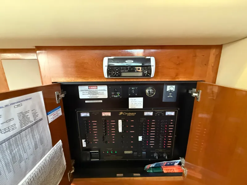 Slide: The Image of Cruisers 400 Express 2004 - 19