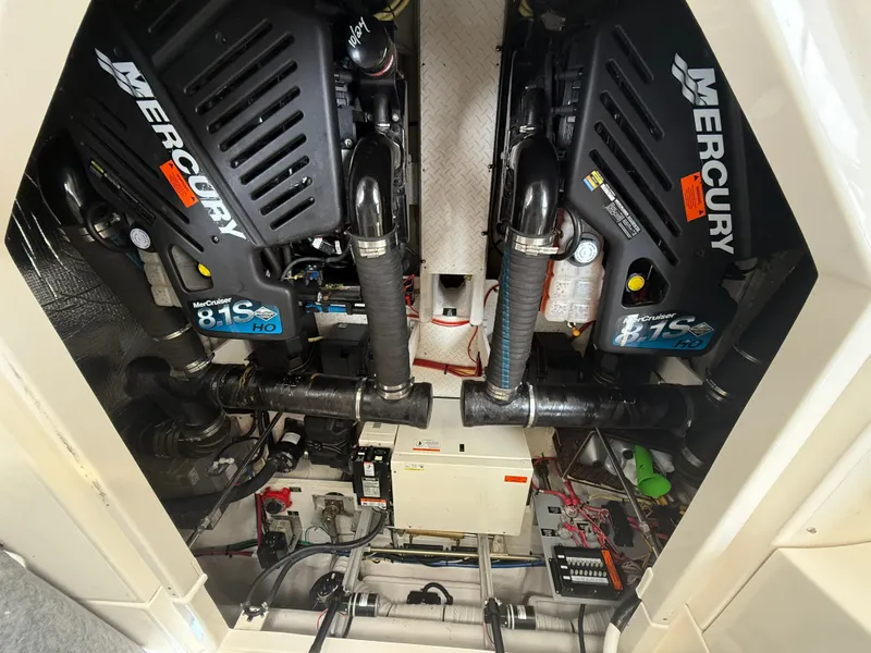 Slide: The Image of Cruisers Yachts 400 Express 2004 - 20