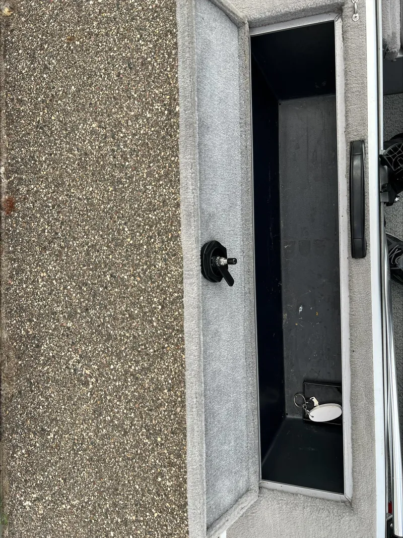 Slide: The Image of G3 Angler V175 FS 2012 - 9