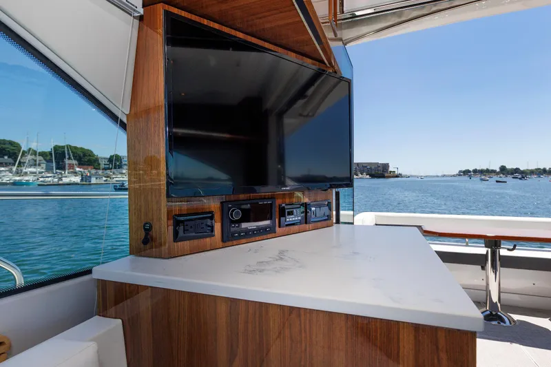 Slide: The Image of Salon TV - 22