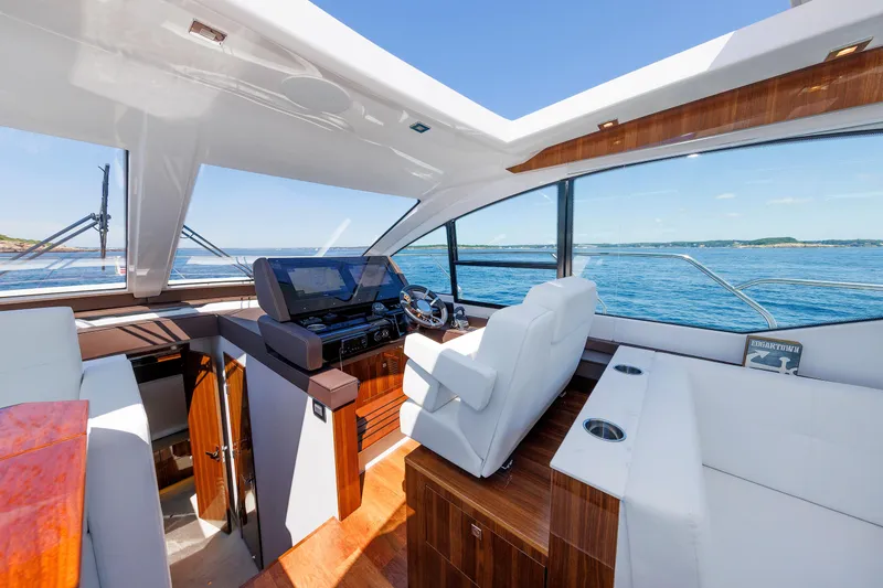 Slide: The Image of Salon - 25