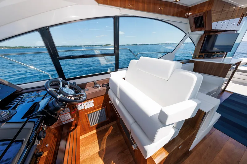 Slide: The Image of Helm Seat - 28