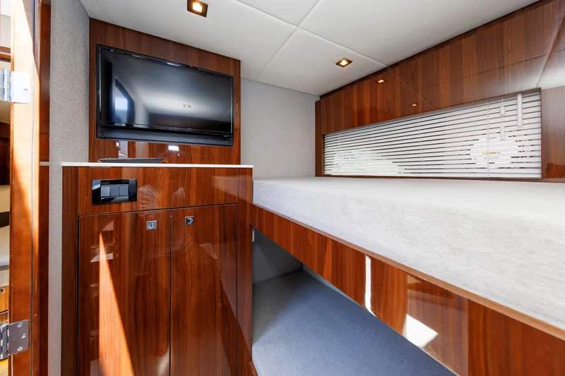 Slide: The Image of Guest Berth - 38