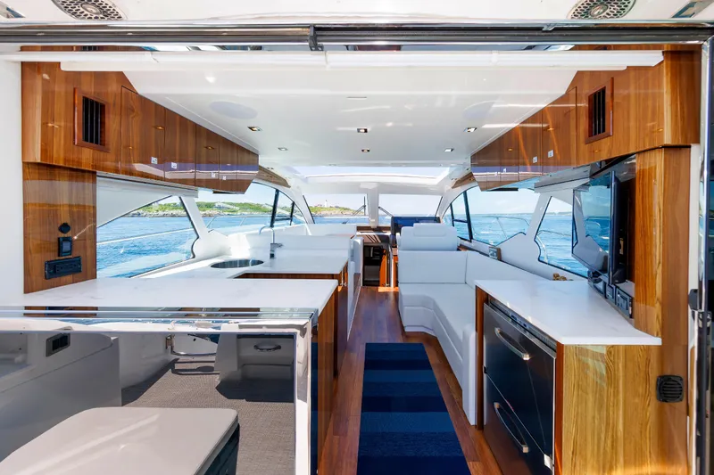 Slide: The Image of Salon - 16