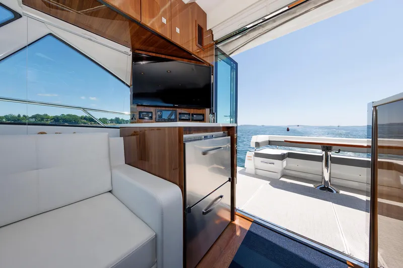 Slide: The Image of Salon - 21