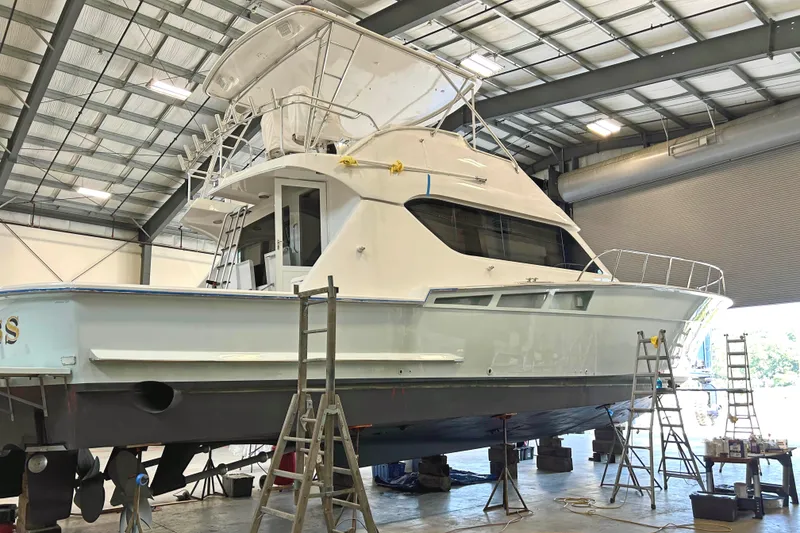 Slide: The Image of Hatteras 60 Convertible 2000 - 56