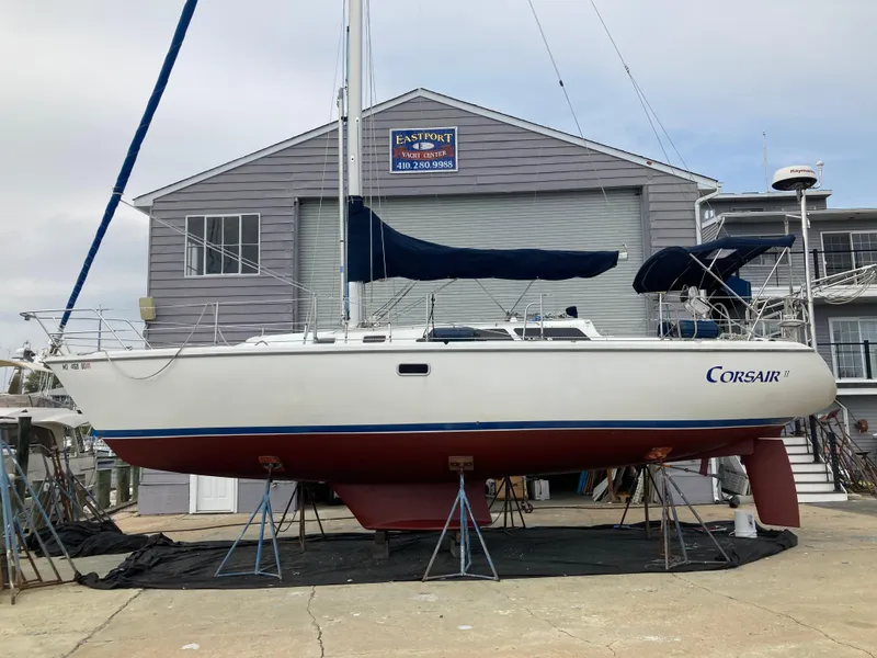 Slide: The Image of Catalina 36 MkII 1995 - 54