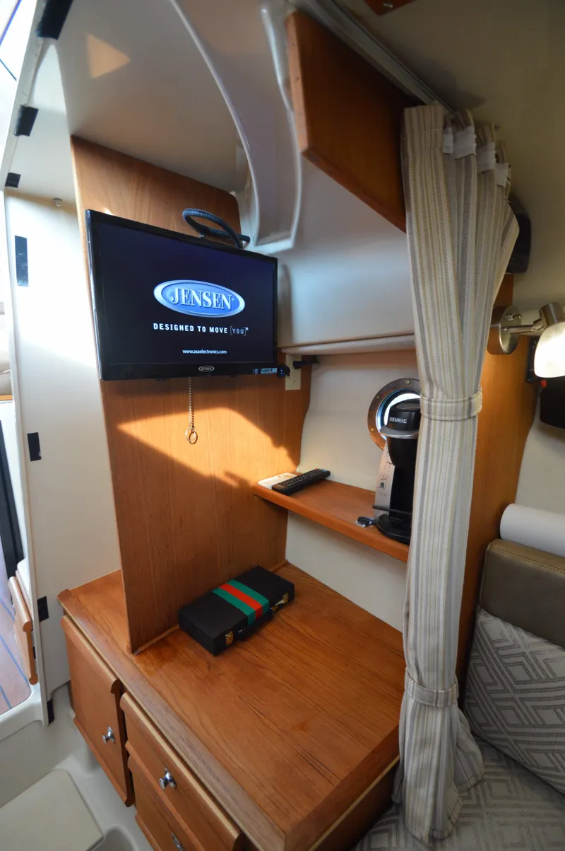 Slide: The Image of Ranger Tug R-27 2020 - 28