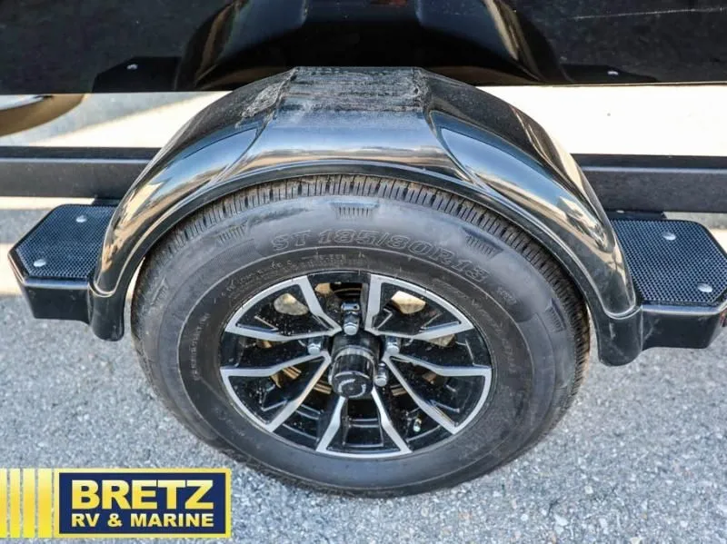 Slide: The Image of Rebel XL 1650 Sport 2025 - 12