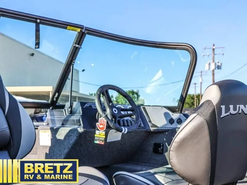 Slide: The Image of Rebel XL 1650 Sport 2025 - 16