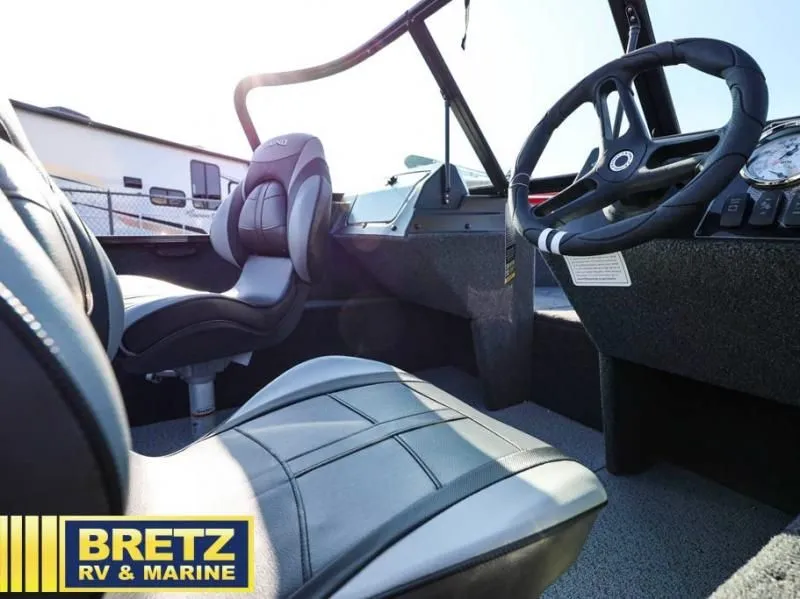 Slide: The Image of Rebel XL 1650 Sport 2025 - 18