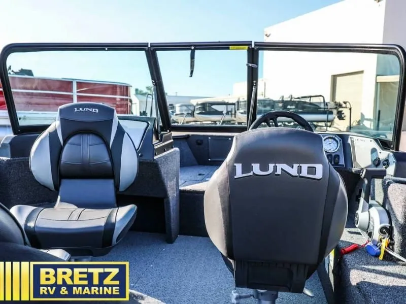 Slide: The Image of Rebel XL 1650 Sport 2025 - 19