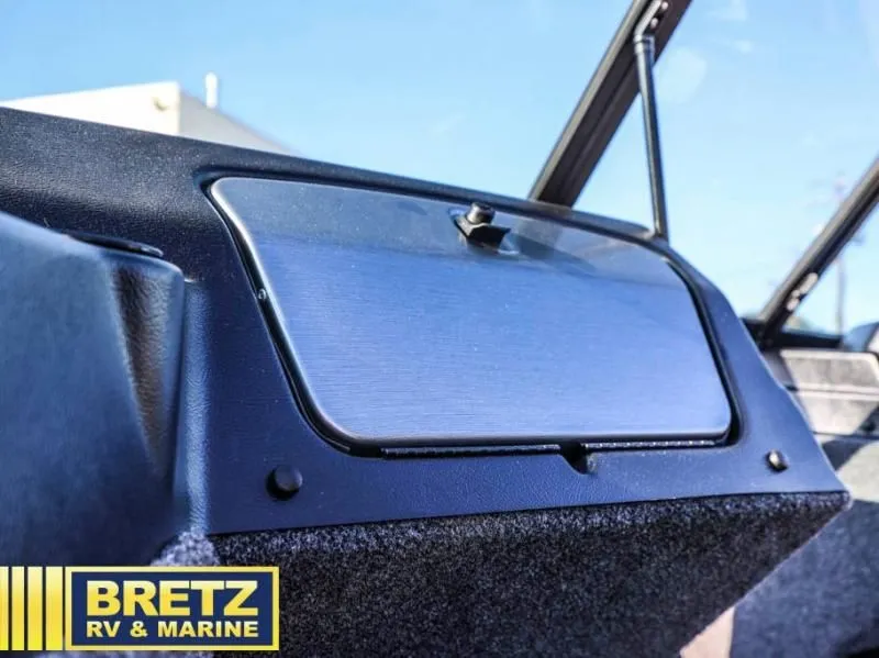 Slide: The Image of Rebel XL 1650 Sport 2025 - 21